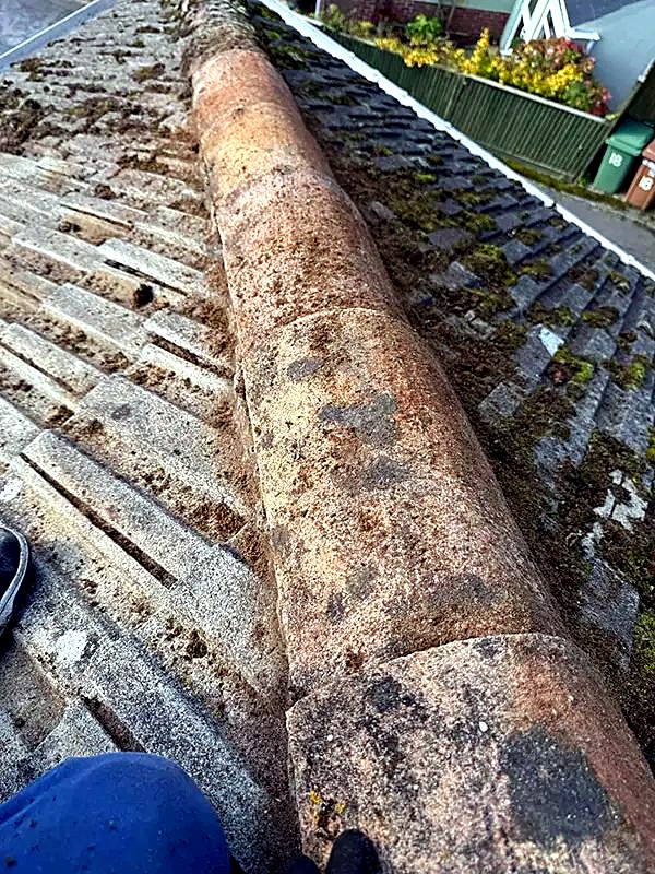 Gutter and downpipe before cleaning